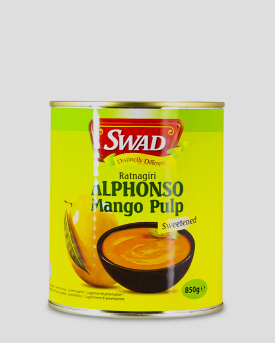 Swad Alphonso Mango Pulp 850g Produktbeschreibung Alphonos Mango Pulp (gezuckert) werden zu Mangopüree verarbeitet. Es eignet sich hervorragend zu kalten oder warmen Gerichten, zum Kochen oder Backen, zu Desserts oder Eis