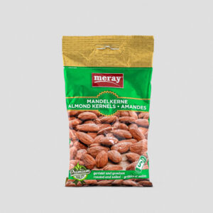 Leckere Madelkerne geröstet und gesalzen.